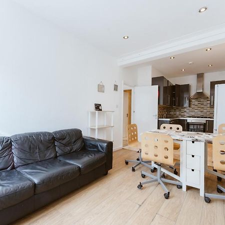 Mile End Double Rooms 27 Guest House Londres Exterior foto