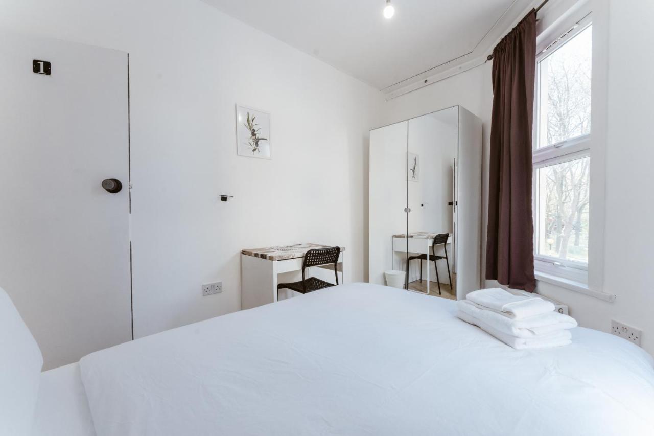 Mile End Double Rooms 27 Guest House Londres Exterior foto