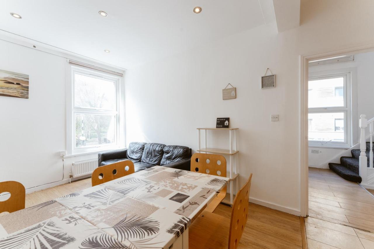 Mile End Double Rooms 27 Guest House Londres Exterior foto
