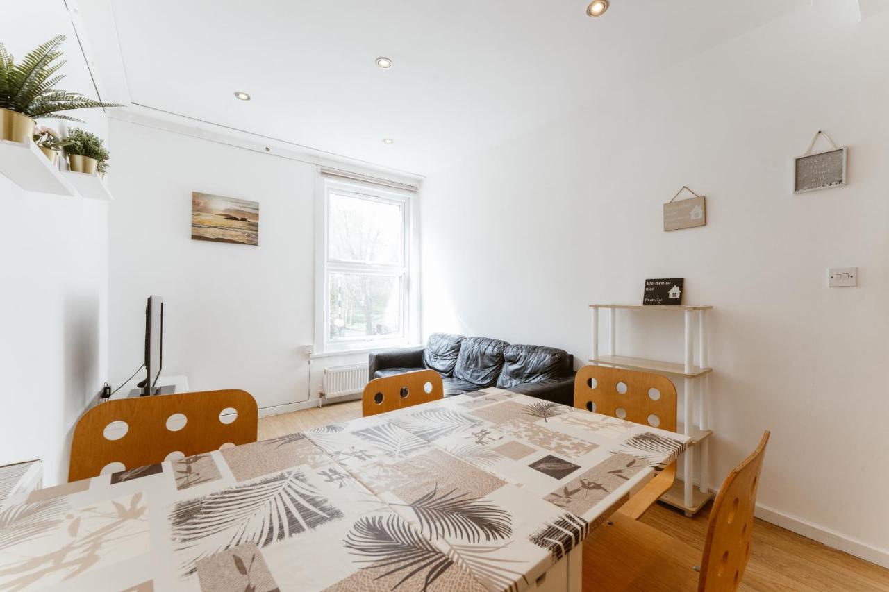 Mile End Double Rooms 27 Guest House Londres Exterior foto