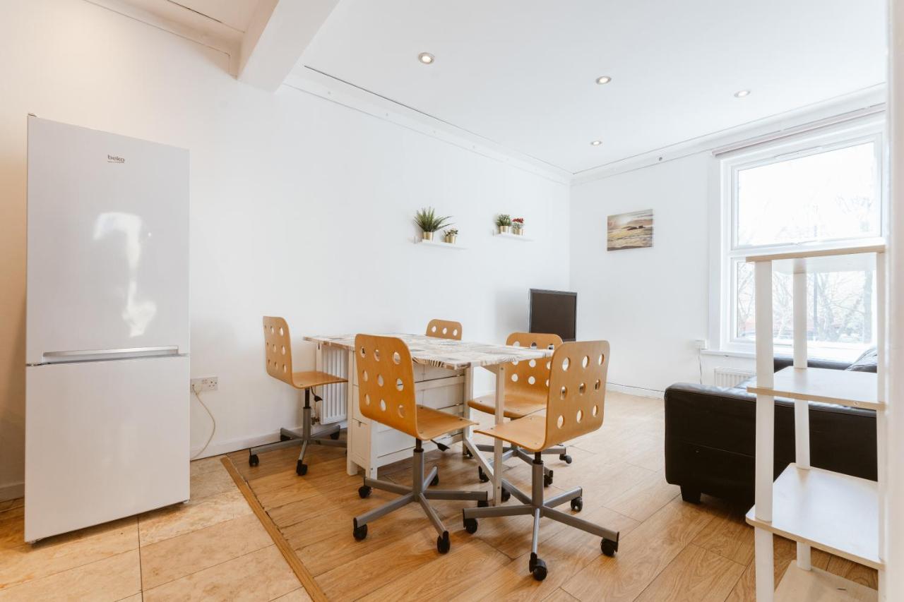 Mile End Double Rooms 27 Guest House Londres Exterior foto