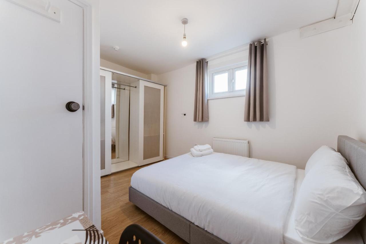 Mile End Double Rooms 27 Guest House Londres Exterior foto