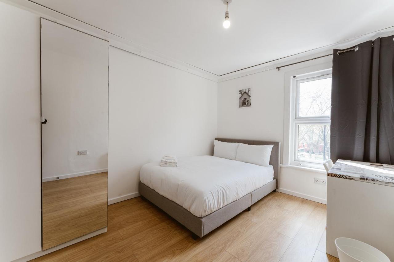 Mile End Double Rooms 27 Guest House Londres Exterior foto